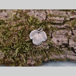 Pendentif feuille de fraisier